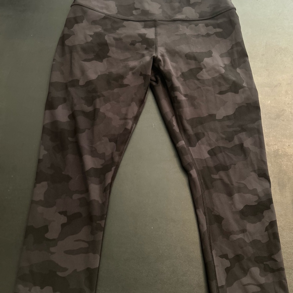 Lululemon | Camo Print Leggings